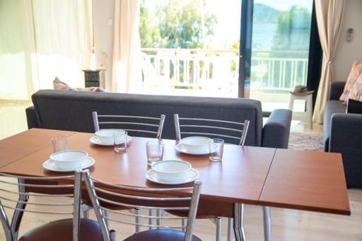 Lavish & Spacious Apt With Stunning Seaview, 10 Min Ath Airport Αρτέμιδα Εξωτερικό φωτογραφία