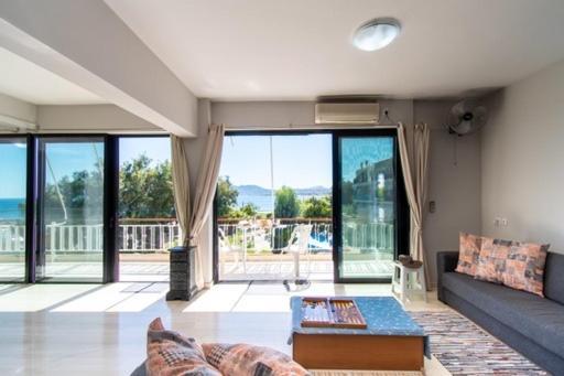 Lavish & Spacious Apt With Stunning Seaview, 10 Min Ath Airport Αρτέμιδα Εξωτερικό φωτογραφία
